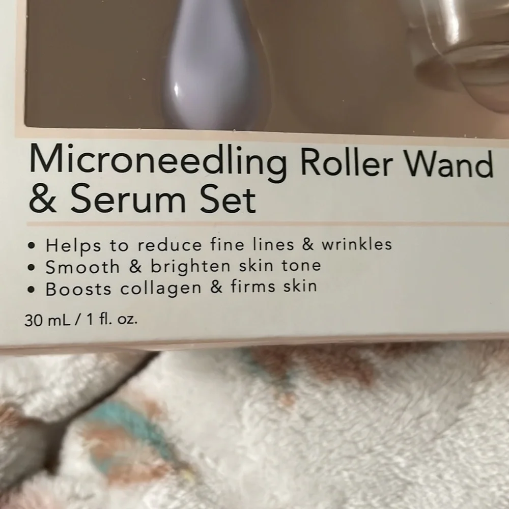 NEW. DANIELLE CREATIONS microneedling roller wand and vitamin E serum set. - Picture 2 of 4